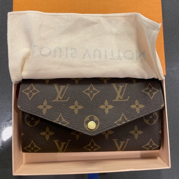 Sarah Wallet Perfect Condition Never used. - Picture 1 of 4
